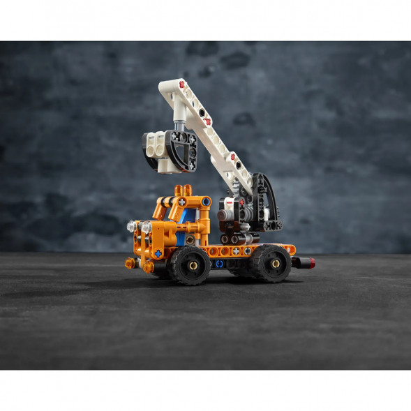 Конструктор LEGO Technic 42088 Ремонтный автокран в Петрозаводске