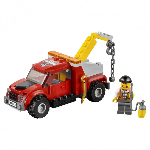 Конструктор LEGO City Police 60137 Побег на буксировщике в Петрозаводске