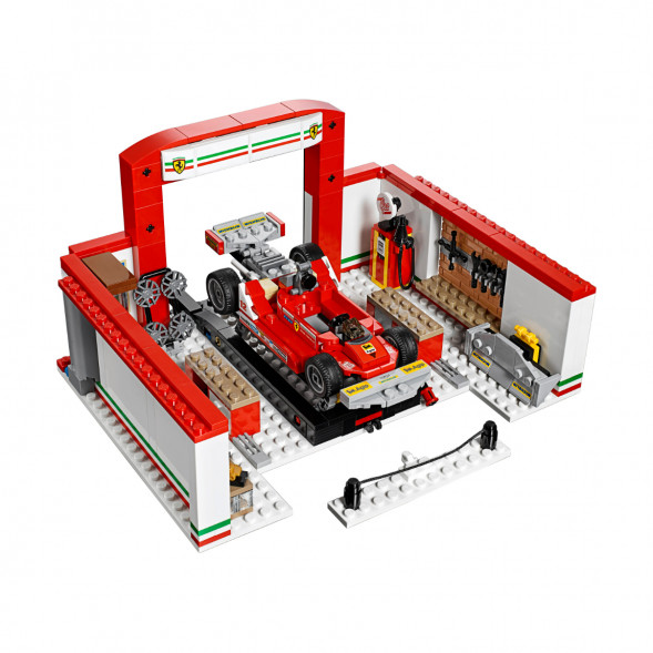 Конструктор LEGO Speed Champions 75889 Гараж Ferrari в Петрозаводске