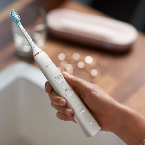 Электрическая зубная щетка Philips Sonicare 9000 Diamond Clean, белый в Петрозаводске