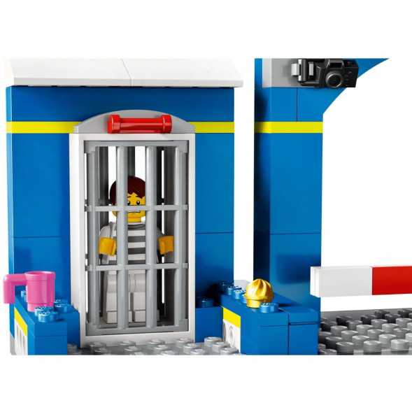 Конструктор LEGO City 60370 Побег из полицейского участка в Петрозаводске